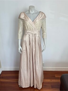 Jessica Howard Champagne Gown. Size 12